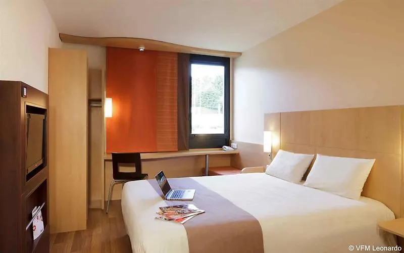 Hotel Ibis Guingamp Coeur De Bretagne Ploumagoar Frankreich