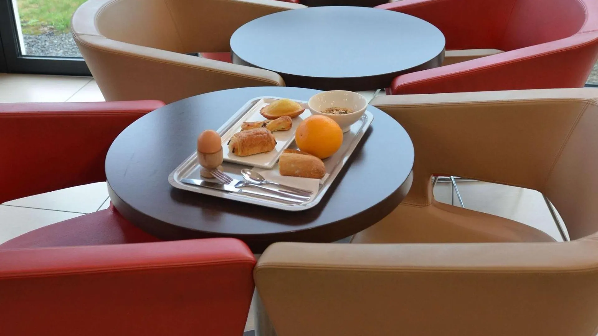 Hotel Ibis Guingamp Coeur De Bretagne Ploumagoar