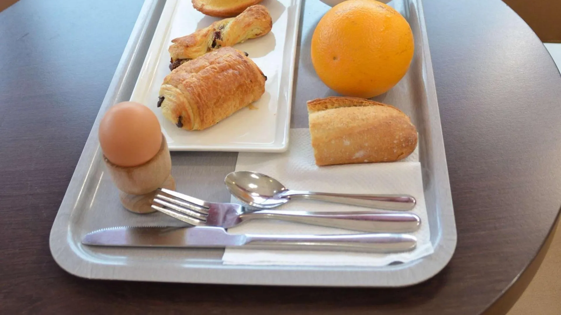 Hotel Ibis Guingamp Coeur De Bretagne Ploumagoar