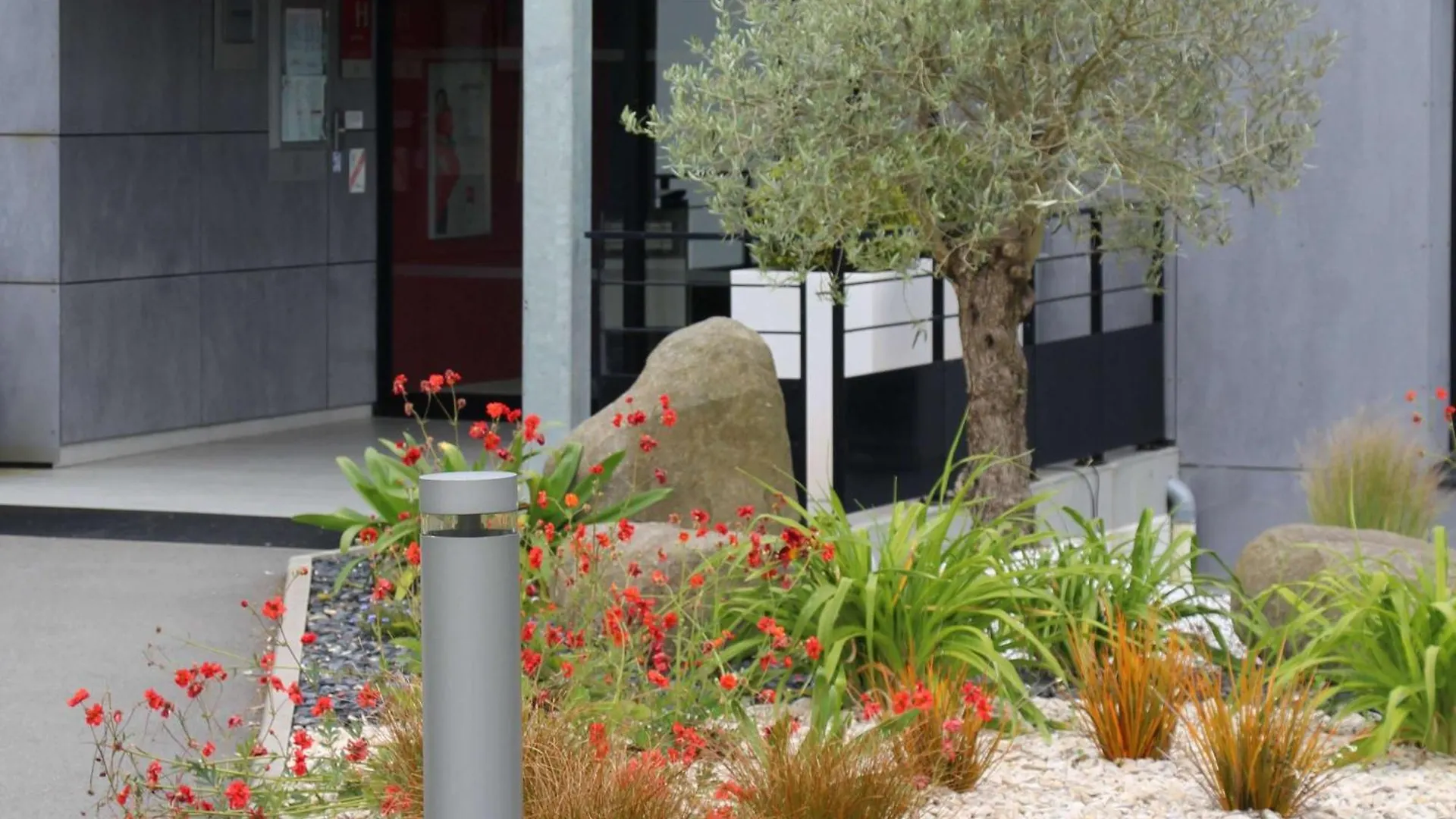 Hotel Ibis Guingamp Coeur De Bretagne Ploumagoar Frankreich