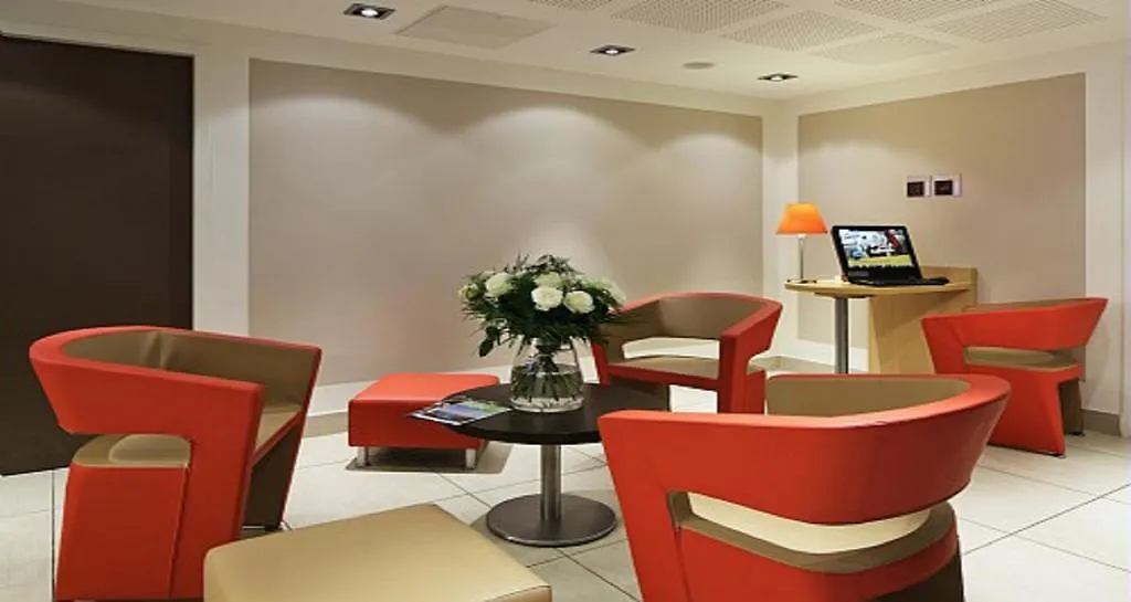 Hotel Ibis Guingamp Coeur De Bretagne Ploumagoar